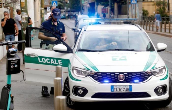 Trans tomada con porras por la policía de Milán, la versión de los agentes y la amenaza: “No llegues con vida”
