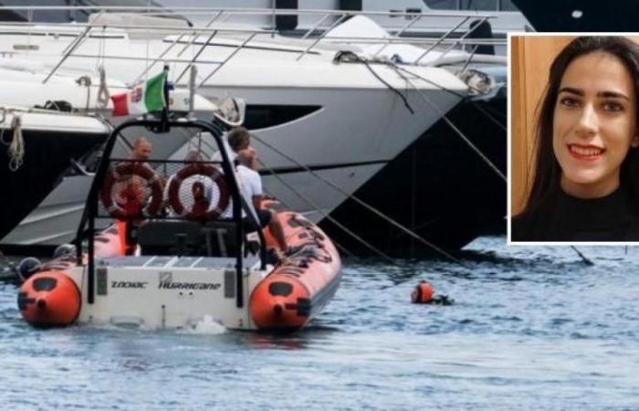 Cristina Frazzica murió en un kayak en Nápoles, la verdad desde las dos cámaras: el casco rápido, el impacto fatal