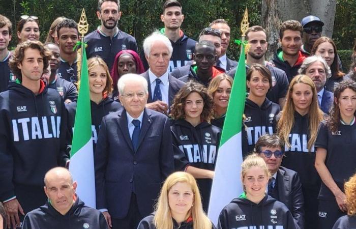El presidente Mattarella entrega la bandera a los atletas que parten hacia los Juegos de París: el grupo Fvg también está presente