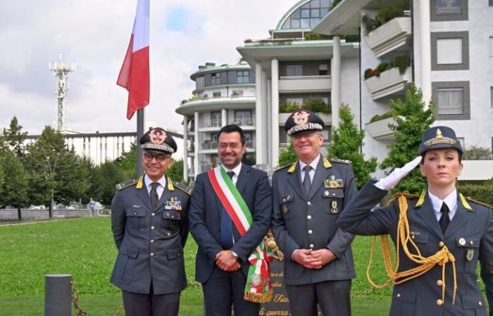 La llama de la Guardia di Finanza destaca en Legnano (Vídeo)