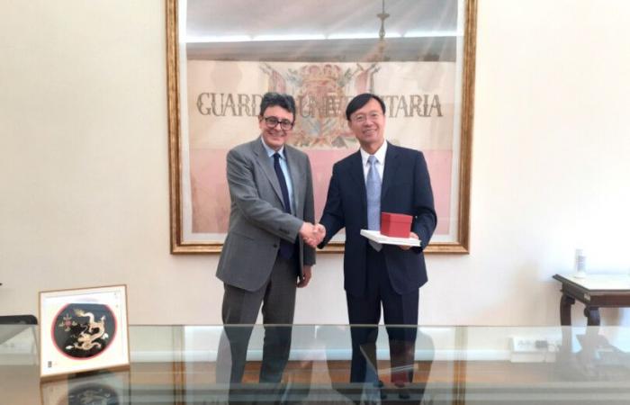Visita del Cónsul General de China a la Universidad de Siena