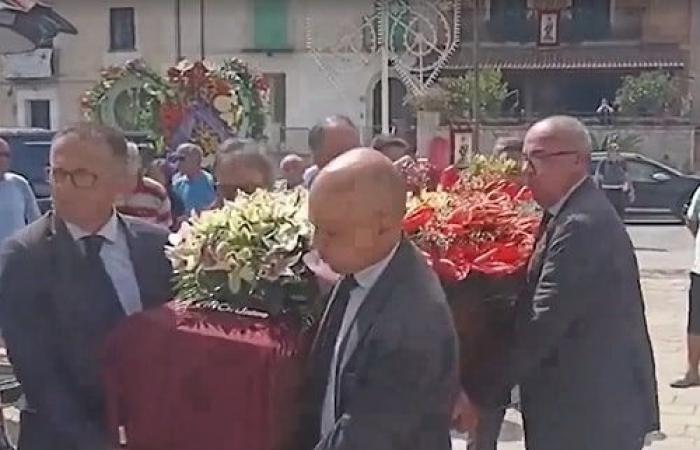Después de la muerte de Salvucci, nadie del escuadrón granata estuvo ayer en el funeral en Sapri. La indignación de los aficionados de Salerno