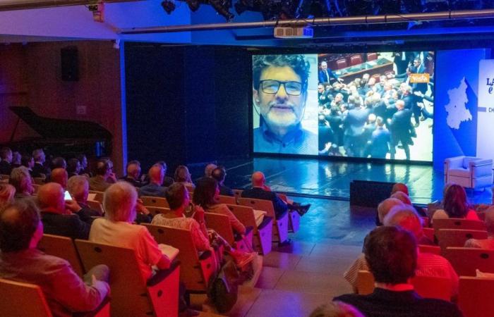 La Stampa llama a Turín: la historia de nuestro diálogo con más de doscientos lectores en el teatro Vittoria