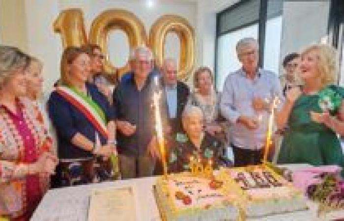 El alcalde Bruno celebra el centenario de Vincenza Carnicella – Municipio de Andria