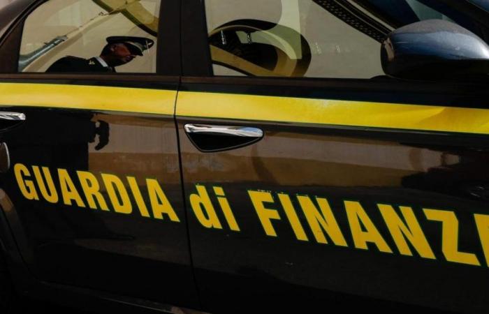 Treviso, defraudaron a las empresas de leasing vendiendo maquinaria inexistente. 30 personas arrestadas