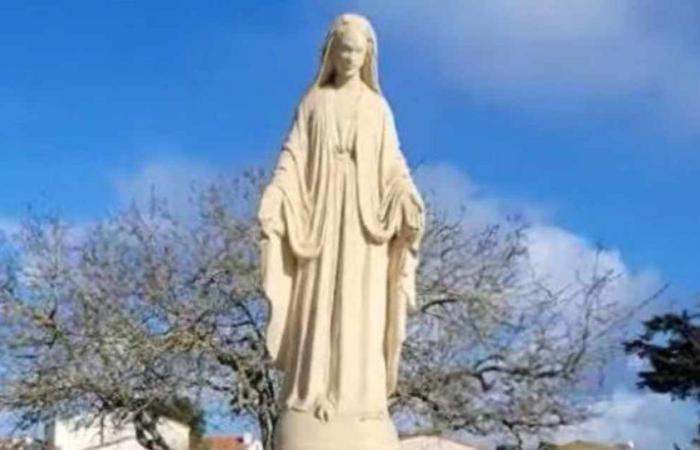 Victoria en Francia: la disputada estatua de la Virgen vuelve a su lugar