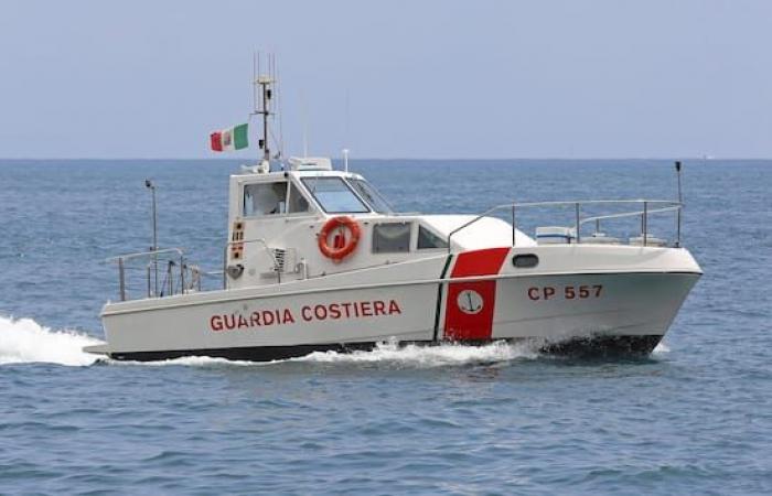 La isla de Elba, el yate de Stefania Craxi y Marco Bassetti se incendia y se salvan gracias a la Guardia Costera