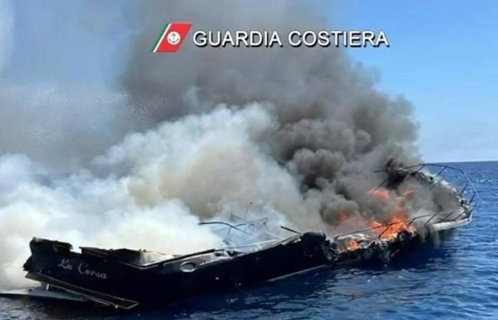 El yate se incendia en el mar, Stefania Craxi y su marido son salvados por la Guardia Costera