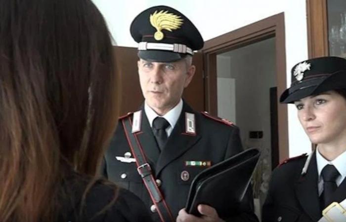 Caserta, mujer denuncia pareja violenta, ataca a los Carabinieri: arrestado