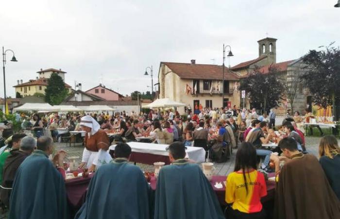 La cena medieval y la ceremonia de investidura abren el Minipalio de Besnate