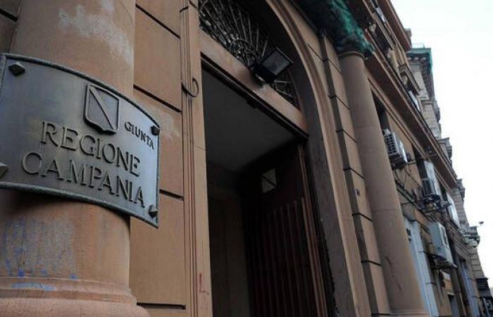 Campania, escándalo en el Consejo Regional: salarios de oro para las secretarias, 3,6 millones de euros en daños fiscales
