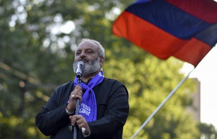Los audaces movimientos del armenio Pashinyan, hacia la paz y contra Rusia