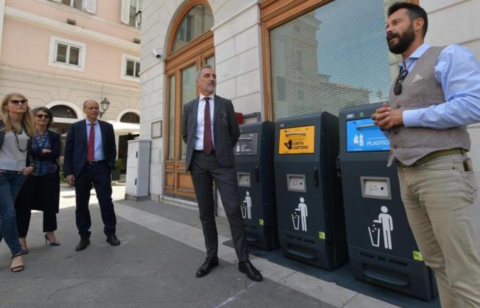 La recogida de residuos se amplía con 81 nuevos contenedores inteligentes en Trieste