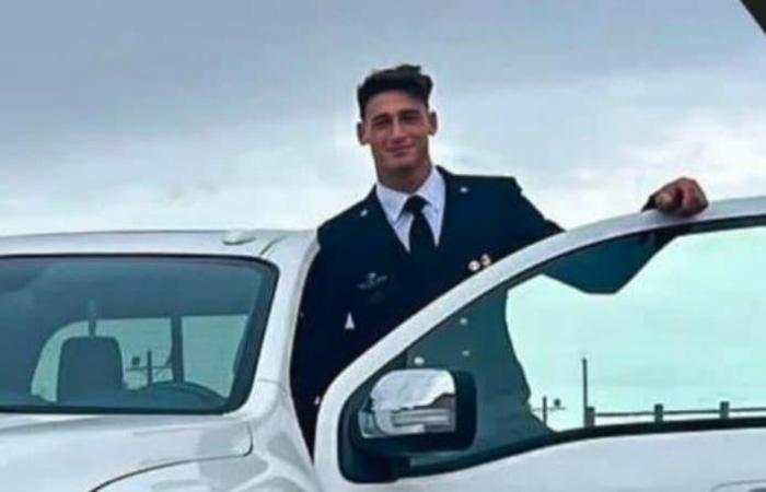 Quién era Pietro Stipa, el oficial naval de 26 años que murió en un accidente de patera en Cerdeña