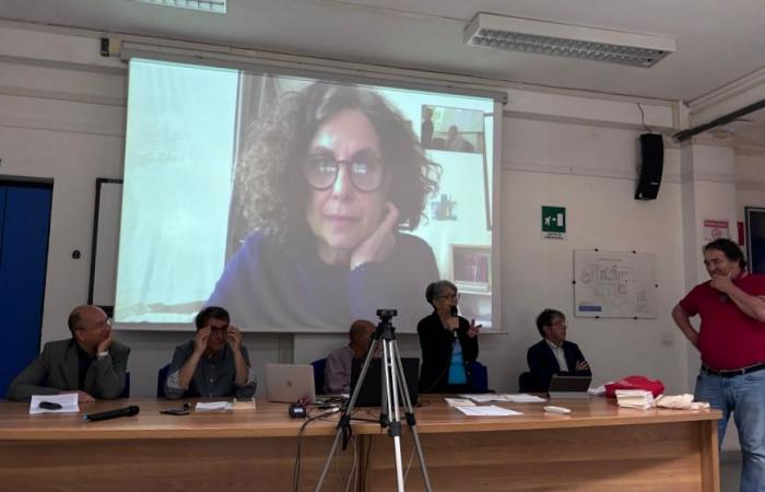 Enrico Berlinguer, hombre social, y aquel encuentro con los estudiantes en Oristano