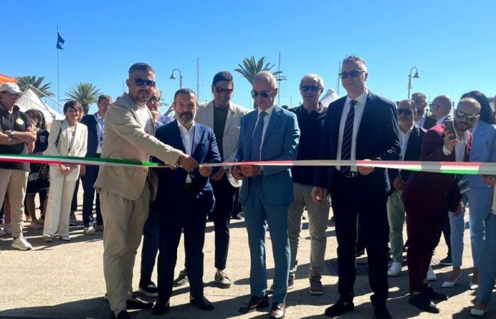 inauguración de la feria de emergencia-urgencia destino puerto turístico de Palabecci