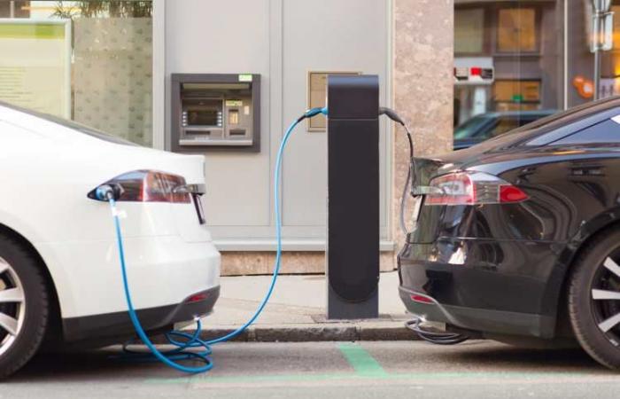 Aprueba la nueva ley para los coches eléctricos: a partir de 2027 todos tendrán que tener este documento | Si no te expiden el certificado puedes tirarlo todo