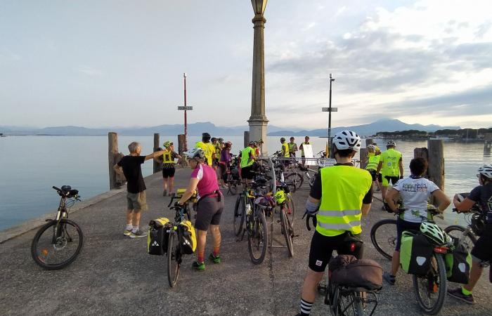 En bicicleta bajo las estrellas desde Carpi hasta el lago de Garda
