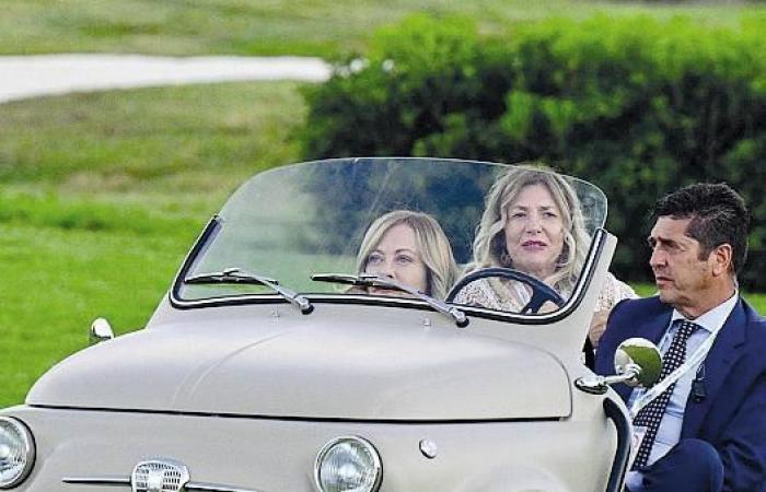Instantáneas del G7 en Puglia: trulli, coches de golf y miradas venenosas