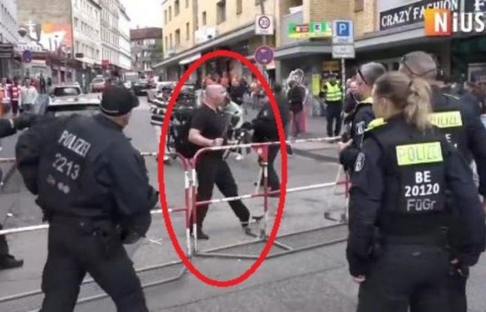 Hamburgo amenaza a los agentes con un pico y una bomba molotov delante del estadio antes del inicio del Polonia-Holanda: la policía dispara