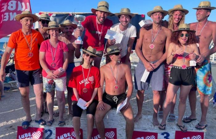 Fin de semana rojiblanco gracias al éxito del torneo “LUBE NEL CUORE en la playa” entre invitados sorpresa y numerosos aficionados – Lube Volley