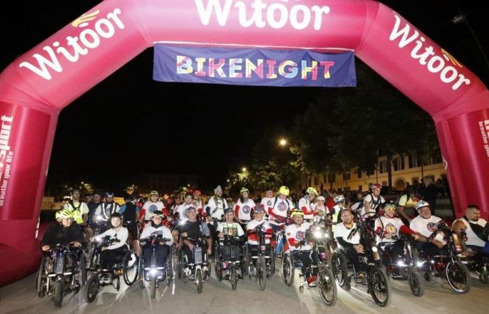 Mil ciclistas para los diez años de la Ferrara Bike Night