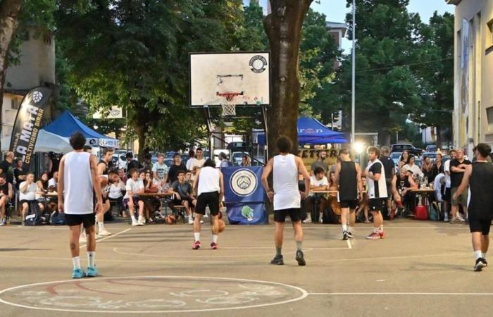 Baloncesto bajo las estrellas en Faenza. Es hora de ‘Campetto de noche’. El torneo estaba desaparecido desde 2019