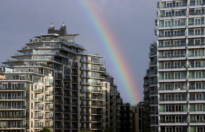 Los precios de venta de viviendas en el Reino Unido se estancaron en junio, según Rightmove