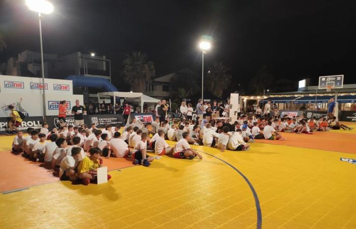 La 33ª edición del Trofeo Ministars finalizó ayer y se disputó en las canchas de baloncesto del paseo marítimo Roseto degli Abruzzi