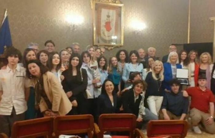 Fermo, los chicos del liceo Annibal Caro son los primeros en Italia en el marco del proyecto de legalidad