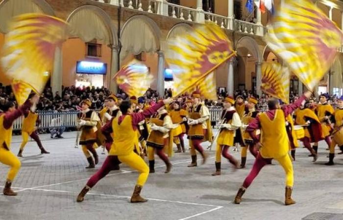 Faenza, Torneo de Banderas: Borgo Durbecco domina en los Equipos Grande y Pequeño, pero los mejores músicos son los del Rione Negro