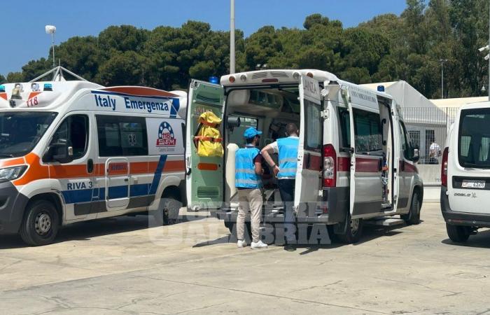 Tragedia en el mar frente a la costa de Calabria, probable explosión a bordo del barco