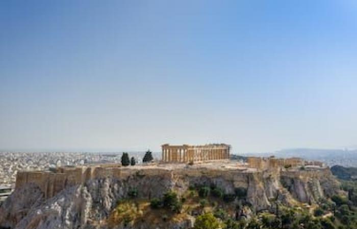 Grecia, 3 turistas encontrados muertos en las islas en una semana: el calor parece ser el culpable