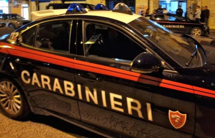 Adelanta su scooter y acaba debajo de un camión en Cava de’ Tirreni, cerca de Salerno: joven de 17 años muerto