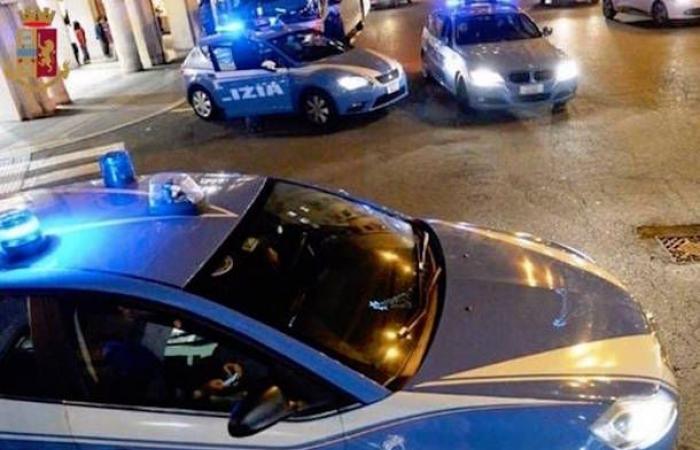 Tráfico de drogas en el centro de Varese, dos detenidos en Piazza Repubblica