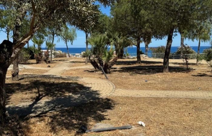 Crotone – Un mirador que no es realmente una “hermosa vista” (Galería de fotos)