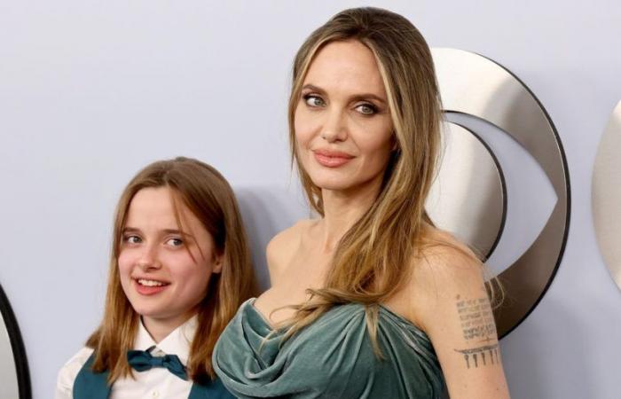 Angelina Jolie luce espectacular con look coordinado con su hija Vivienne en la alfombra roja