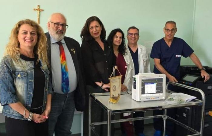 Donación a Perrino: El Club Rotario de Brindisi Appia Antica entrega un monitor multiparamétrico – Qui Mesagne