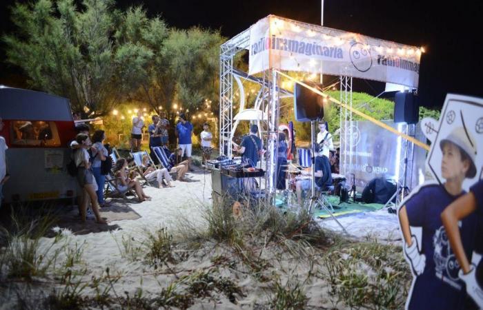 Radioimmaginaria cuenta la historia del verano de los adolescentes en las playas