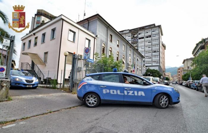 Massa: extraordinarios servicios de control territorial, incesante actividad en la lucha contra la pequeña delincuencia para garantizar la seguridad de los ciudadanos. – Jefatura de policía de Massa Carrara