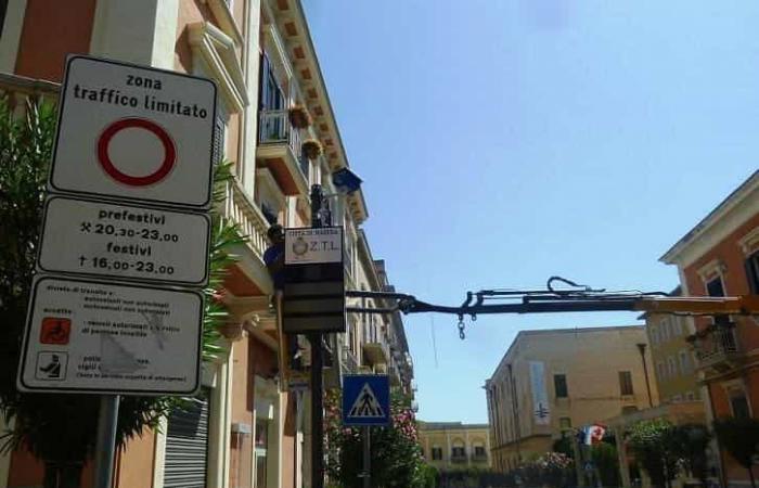 Muchas matrículas extranjeras han violado las zonas de tráfico restringido en Matera. El Municipio se recupera con multas
