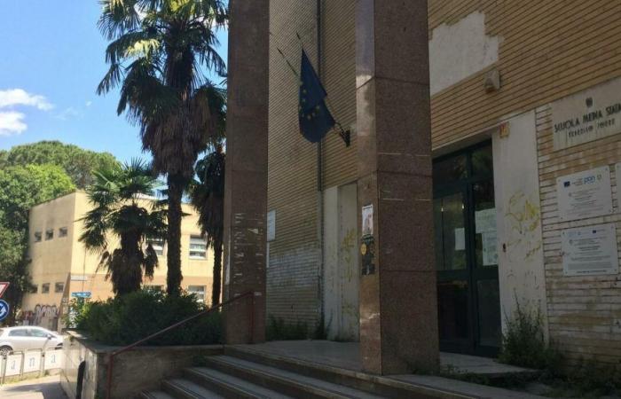 Se solicita una comisión conjunta urgente para la reubicación de la escuela Torre en Benevento