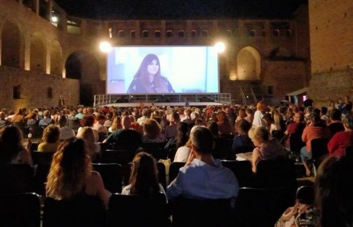 El cine bajo las estrellas vuelve a la fortaleza de Imola, 67 proyecciones a partir del 25 de junio
