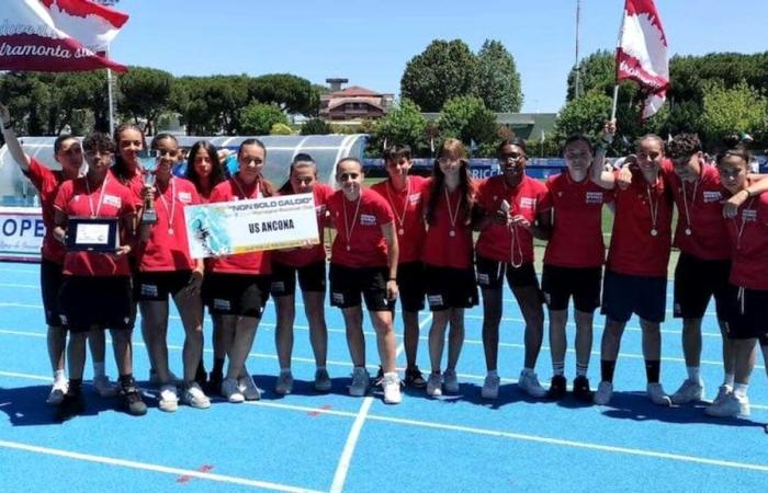 Ancona Women premiada en Coverciano al “Mejor proyecto nacional de Fútbol y Participación”