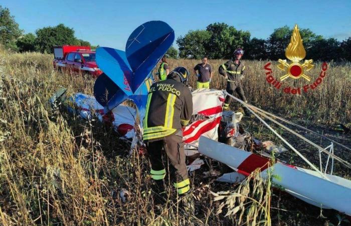 El avión se estrella repentinamente, Francesco y Massimiliano mueren en el accidente: tragedia en Perugia