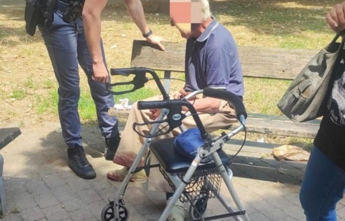 Turín, masacra a un anciano discapacitado a plena luz del día y corre el riesgo de ser linchado: las imágenes
