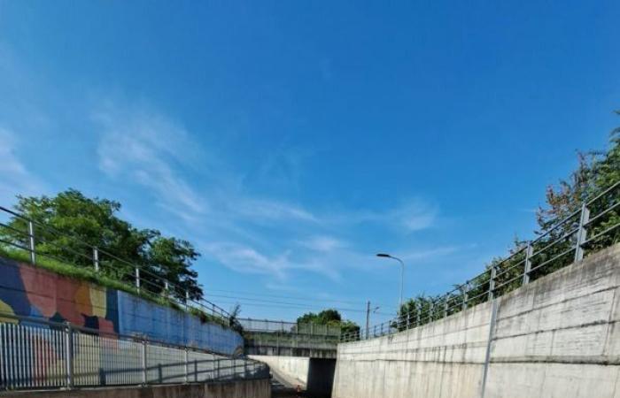 Cremona Tarde – Un accidente ocurrido a primera hora de la mañana provocó una importante fuga de diésel que dejó intransitable el firme del paso subterráneo entre via Gaeta y via Caravaggio.