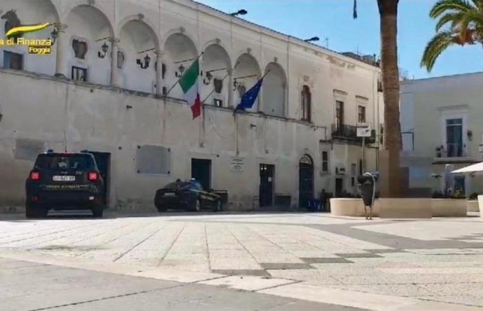 Intercambio de votos en Manfredonia, se cierran las investigaciones sobre el ex alcalde, su hermano y otras ocho personas
