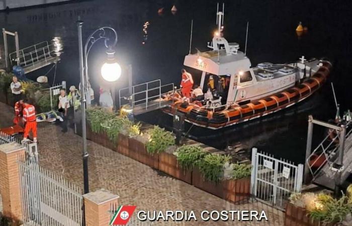 Traumatismo craneoencefálico a bordo: pasajero estadounidense rescatado y trasladado a La Spezia
