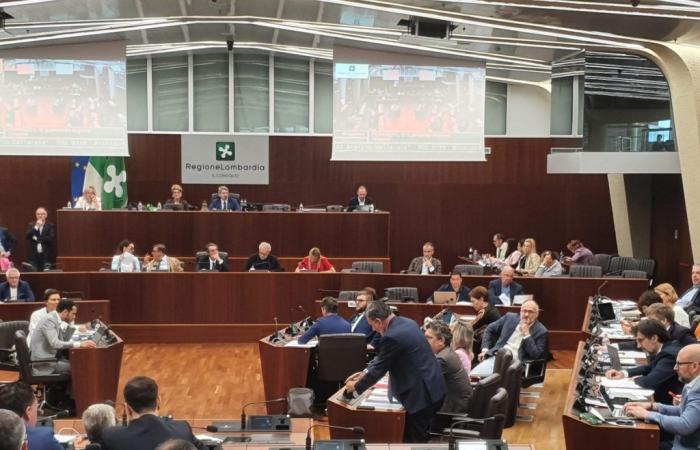 El Consejo Regional rechaza la moción sobre los hospitales de Busto y Gallarate. Ferrazzi: «Así se hacen los avestruces» – ilBustese.it